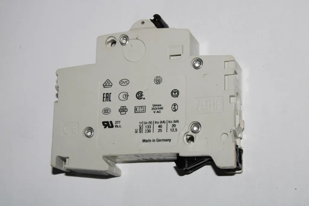 abb-s201p-c1-1-pole-miniature-circuit-breaker-52a.webp
