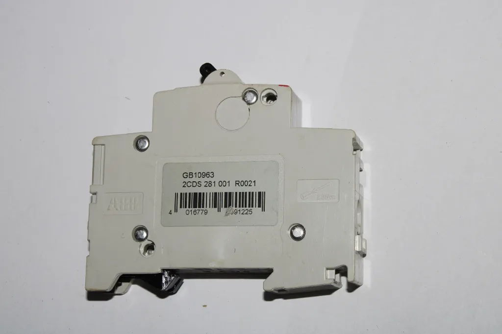 2cds281001r0021-abb-s201p-d2-circuit-breaker.webp
