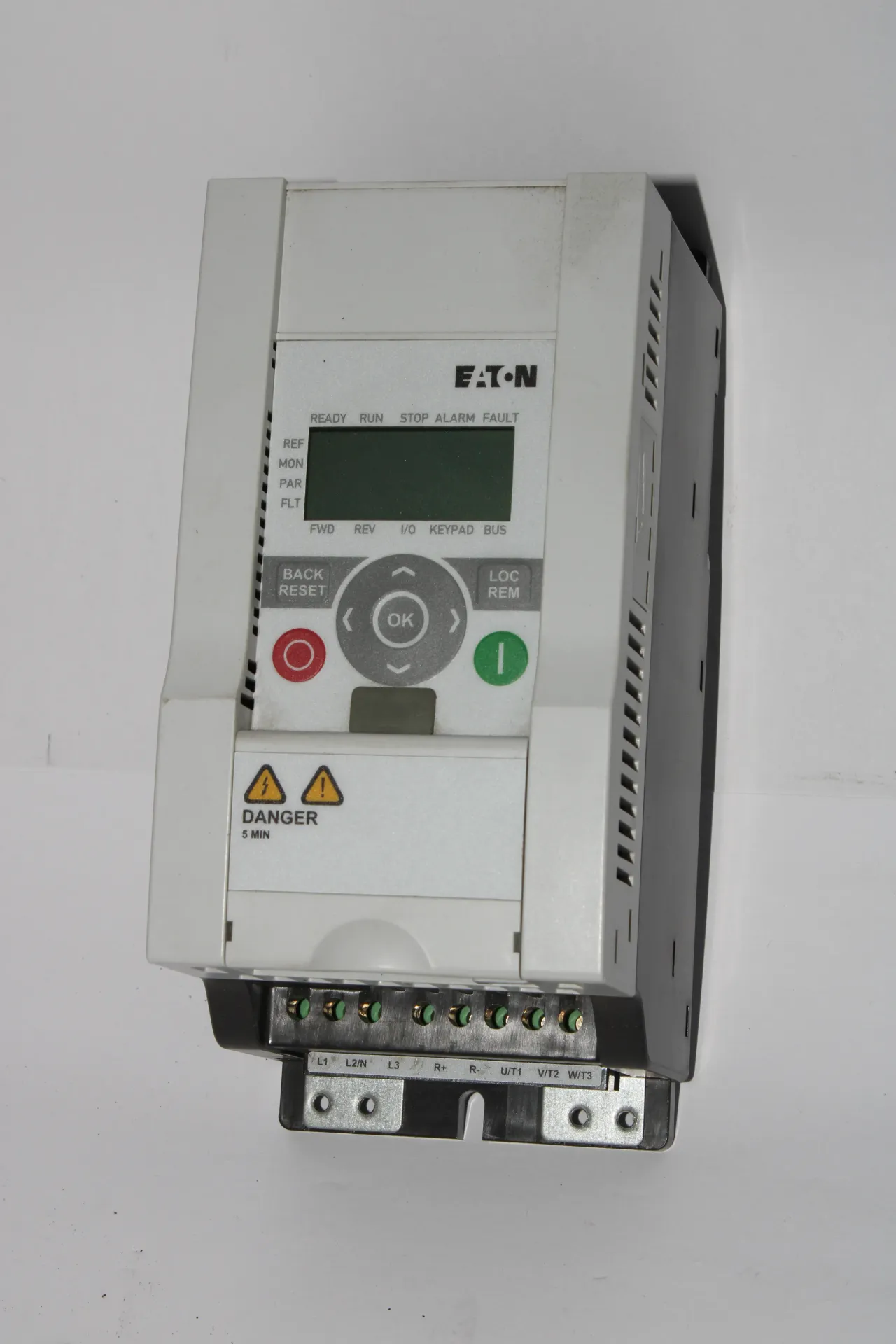 [38D] Moeller Eaton MMX34AA5D6F0-0 M-Max Series Adjustable Frequency AC Drive Basic Controller