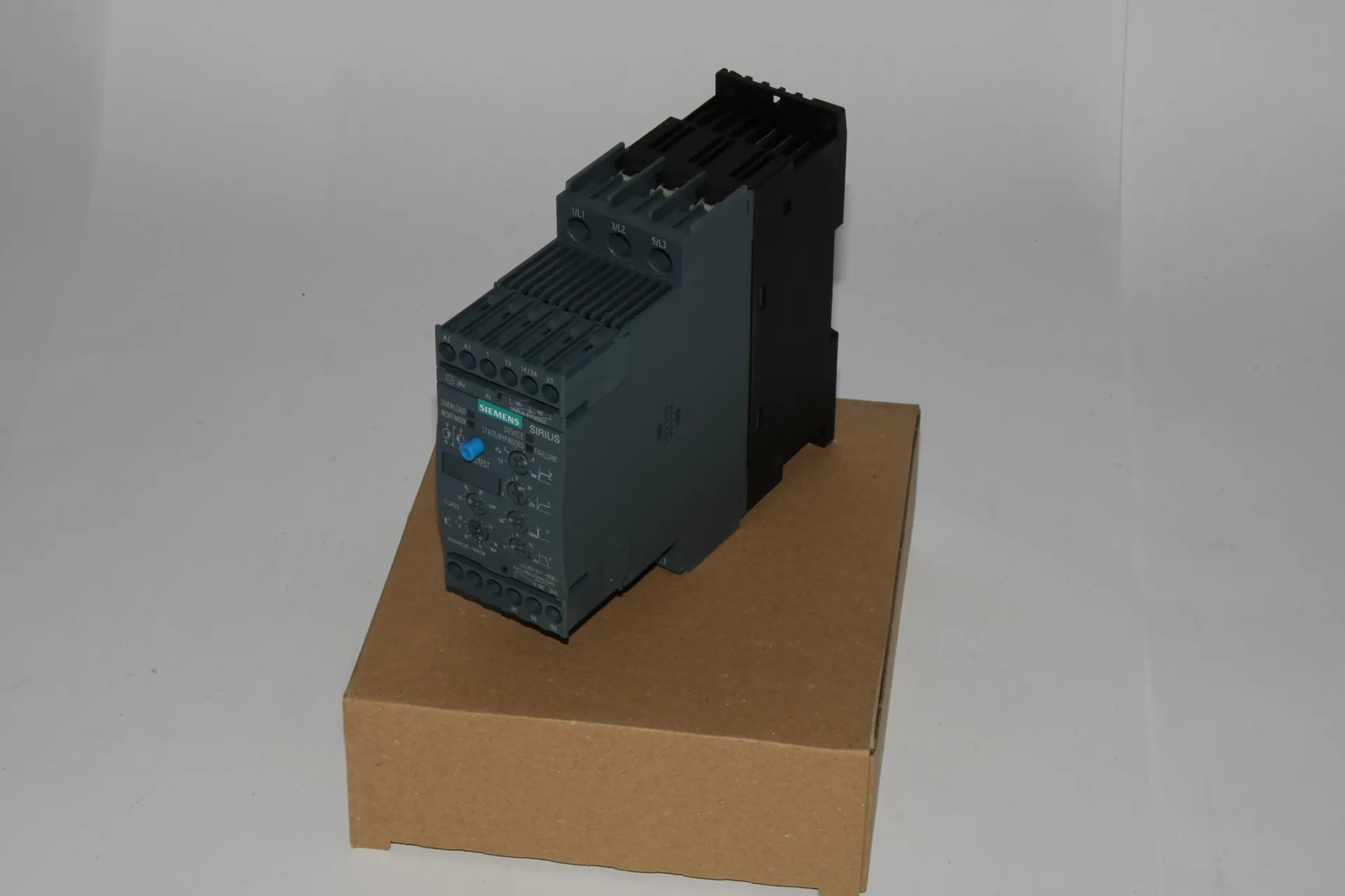 Siemens 3RW4028-1BB04 AC Semiconductor Motor Starter
