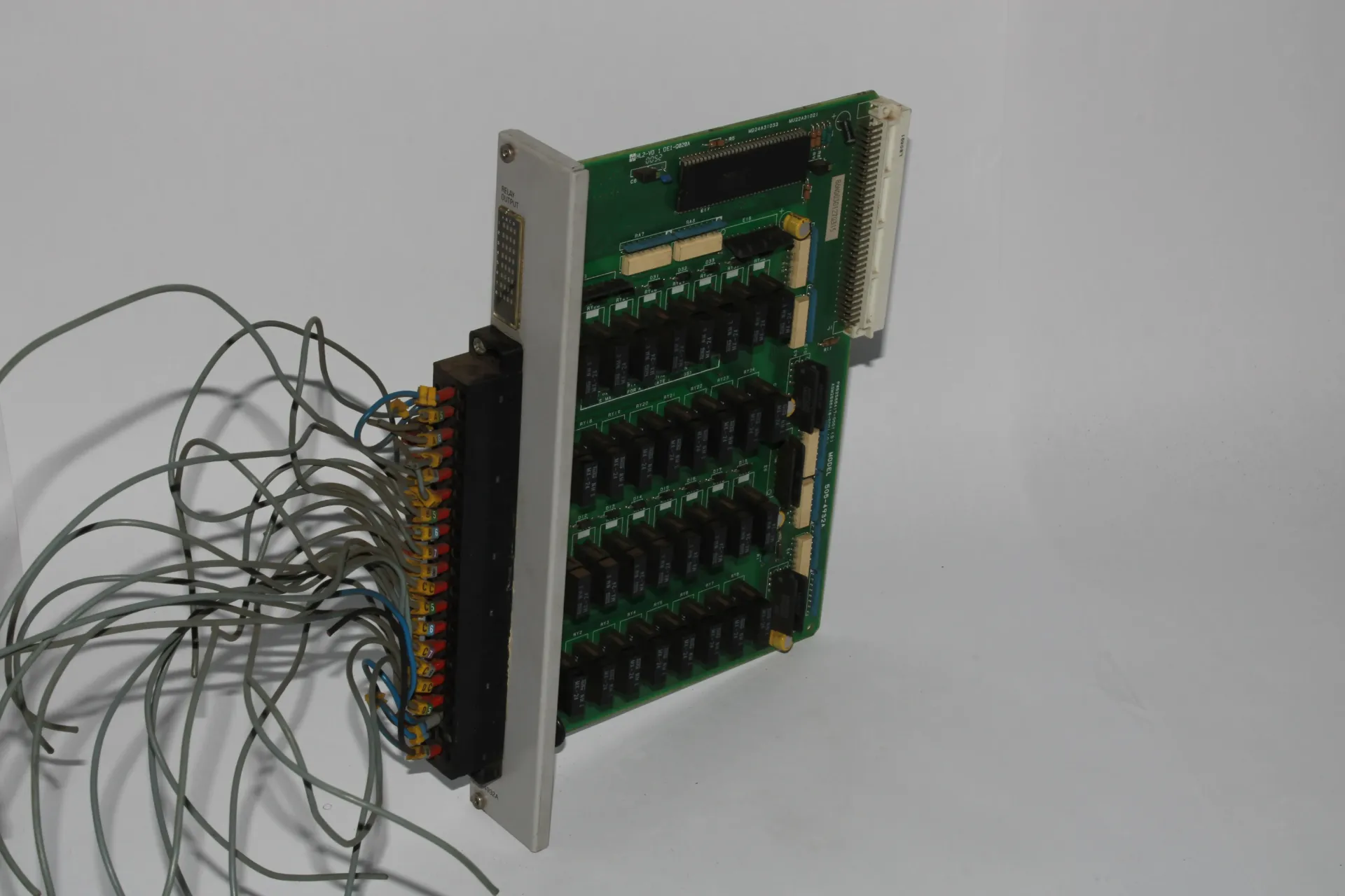 Siemens 505-4932A 32-Point Relay Output Module 