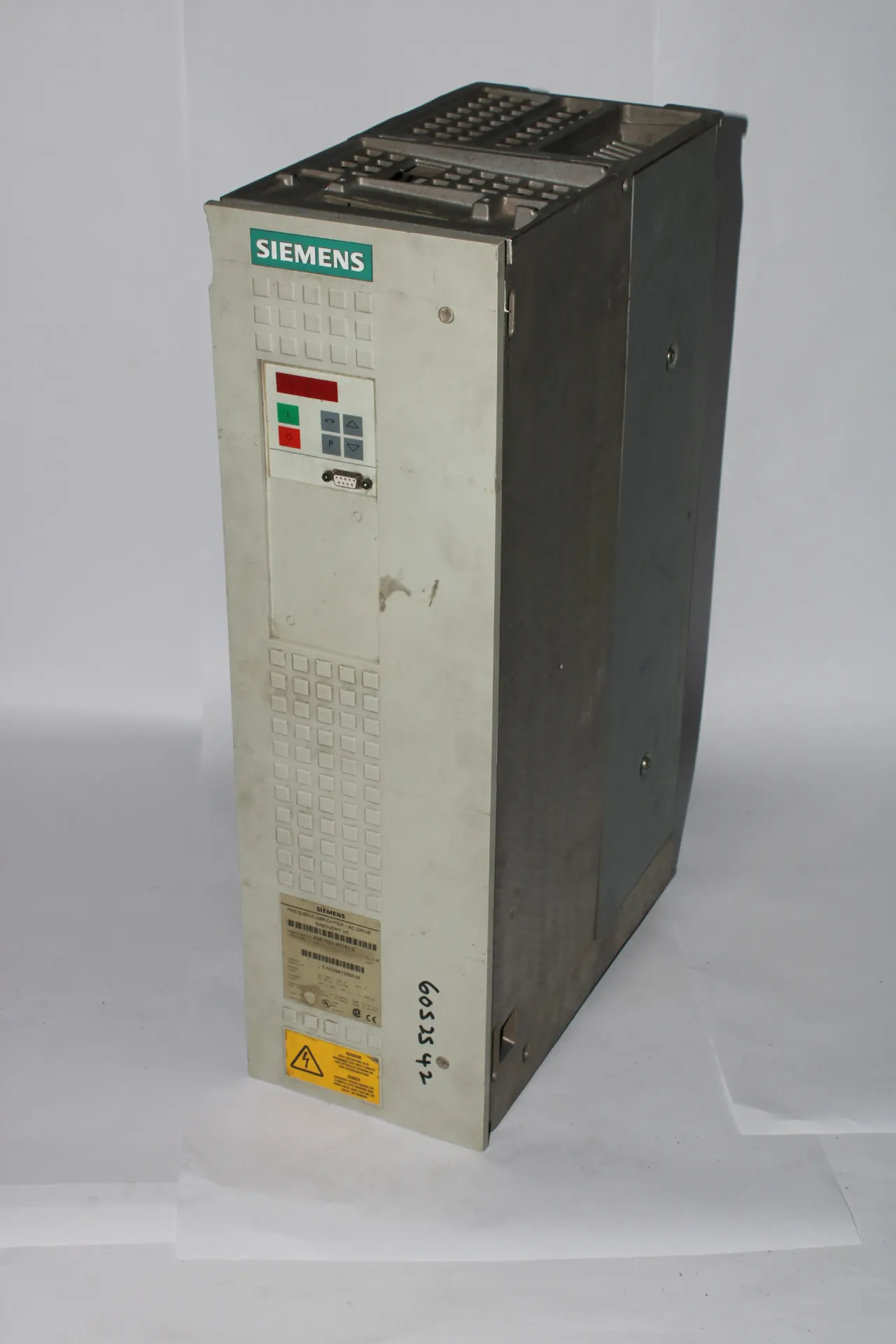 Siemens 6SE7022-2FC61-Z(G91) Simovert Masterdrives Vector Control AC Drive 22.0A