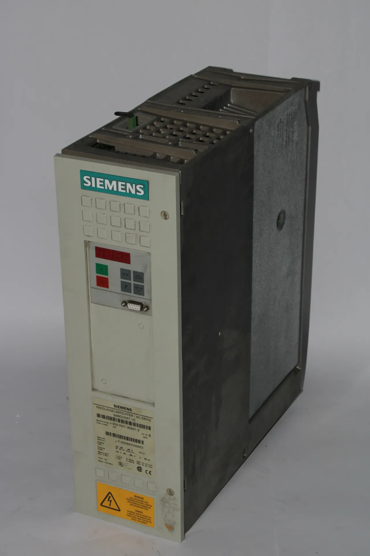Siemens 6SE7021-3EB61-Z(L20) Simovert AC Drive 13.2A