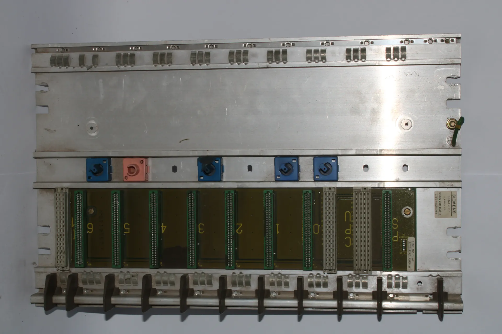 Siemens 6ES5700-1LA11 Simatic S5 Subrack CR1 