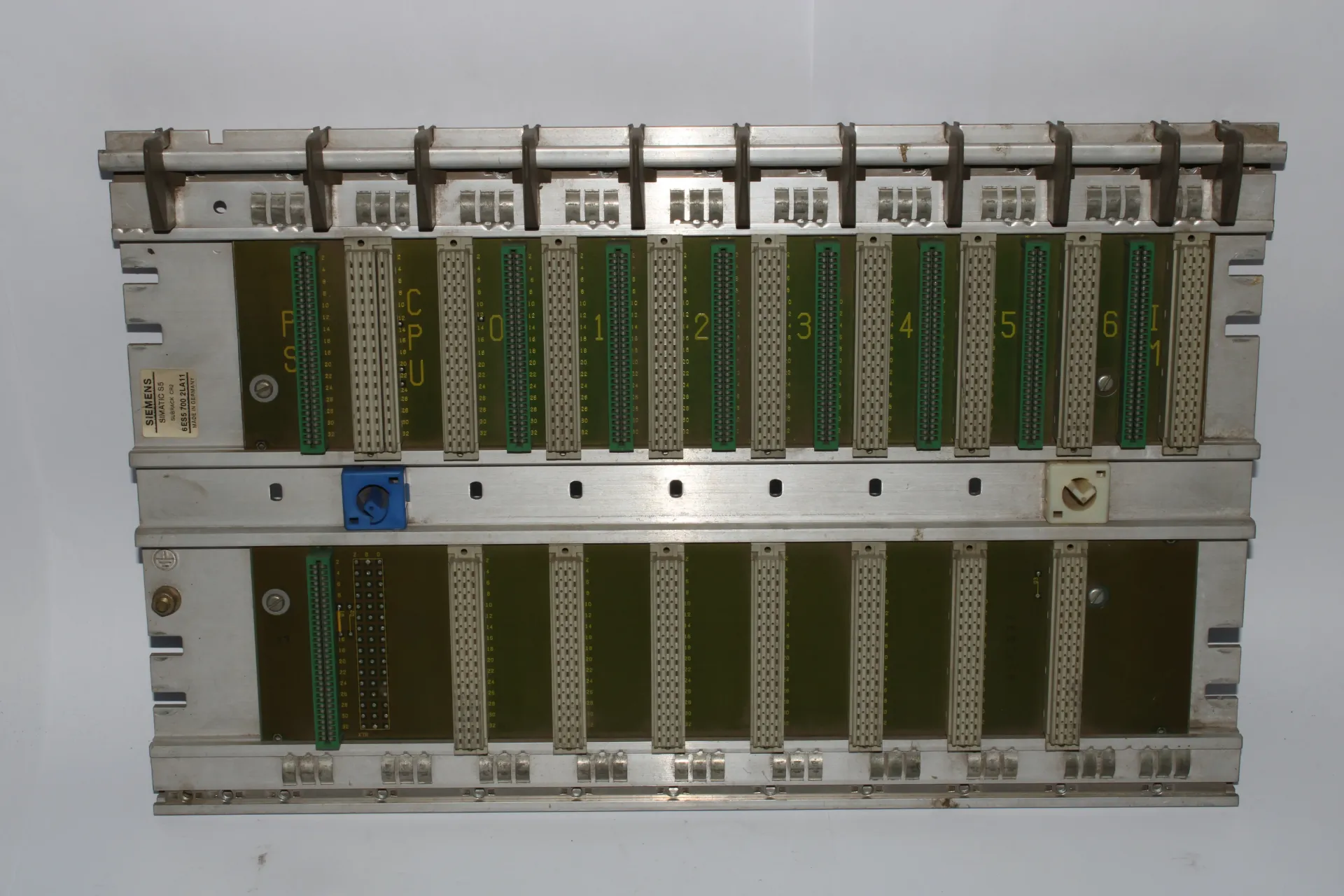 Siemens 6ES5700-2LA11 Simatic S5 Subrack CR2 