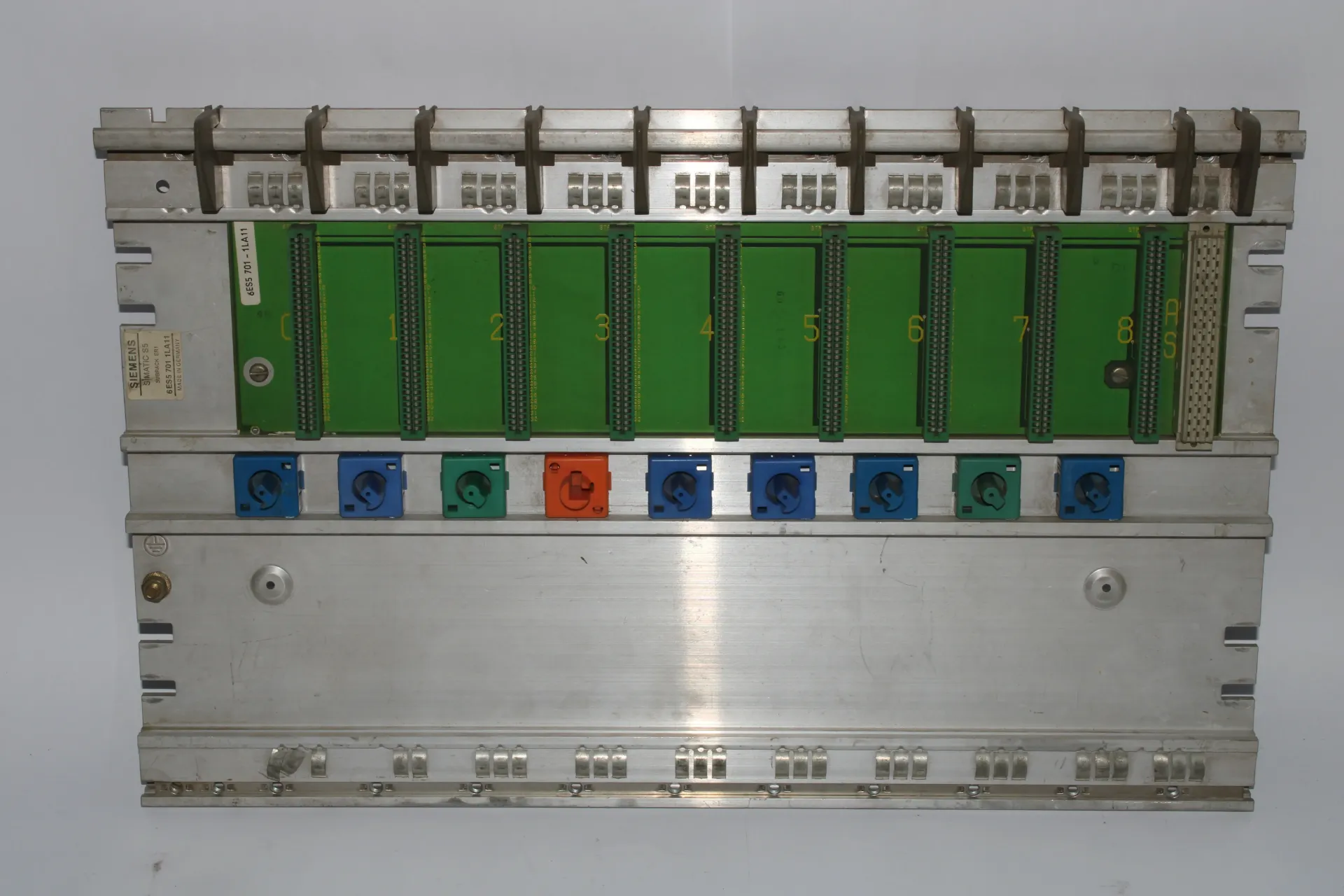 Siemens 6ES5701-1LA11 Simatic S5 Subrack ER1