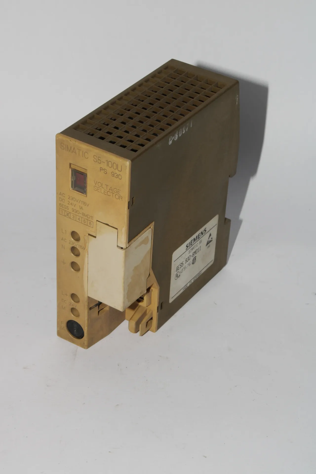 Siemens 6ES5930-8MD11 Simatic S5 930 Power Supply for S5-100U 