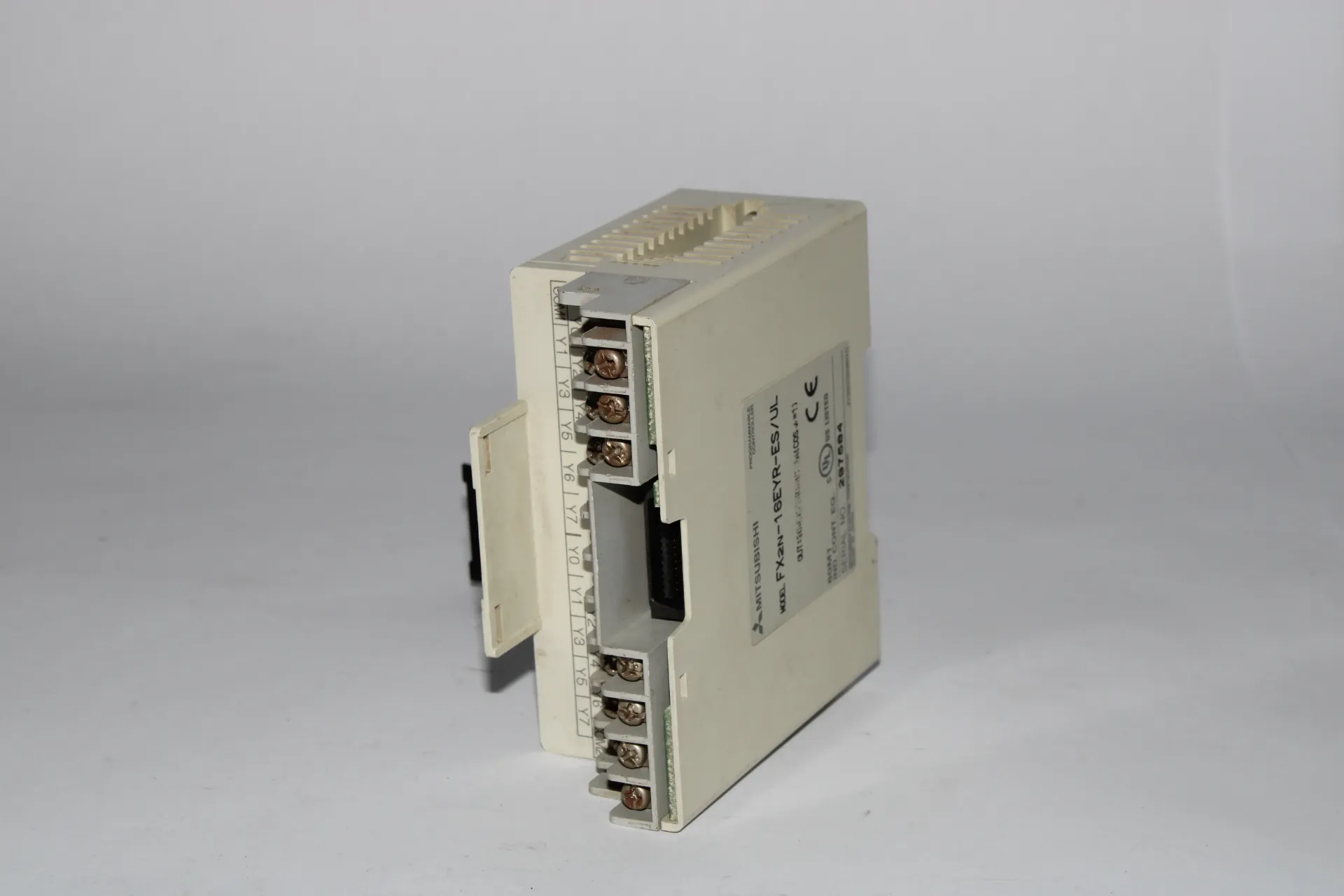 Mitsubishi FX2N-16EYR-ES/UL Modular Extension Unit 