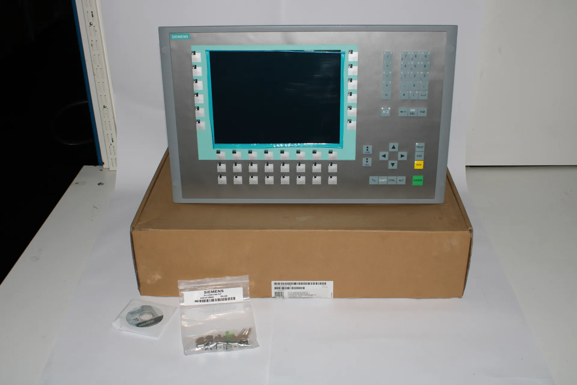[27D] Siemens 6AV6643-0DD01-1AX0 MP277 10" Key