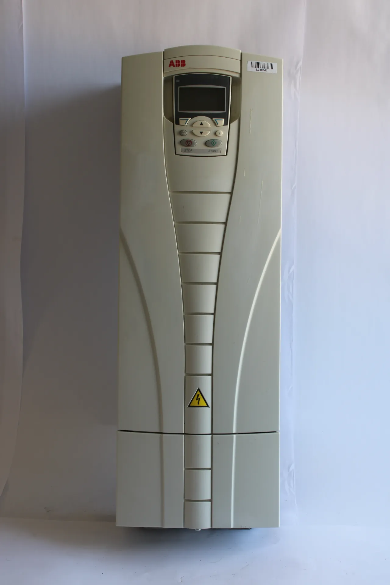[31D] ABB ACS550-01-031A-4 Drive 23A