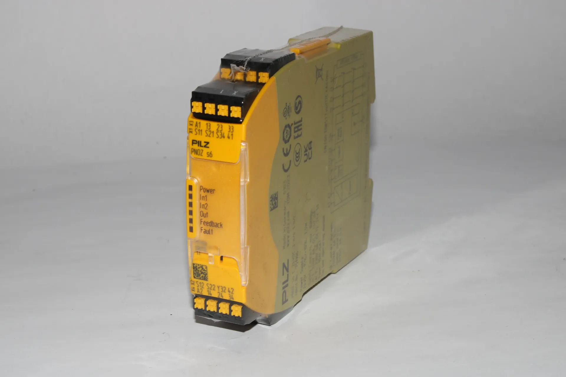 Pilz PNOZ S6 C (751106) PNOZsigma Safety Relay