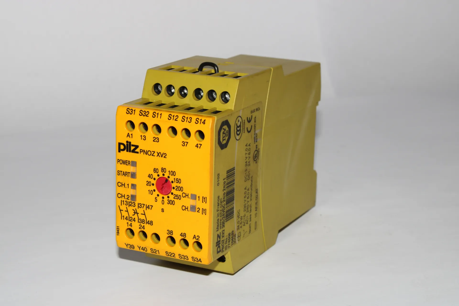 [33D] Pilz PNOZ XV2 300 (774508) Safety Relay