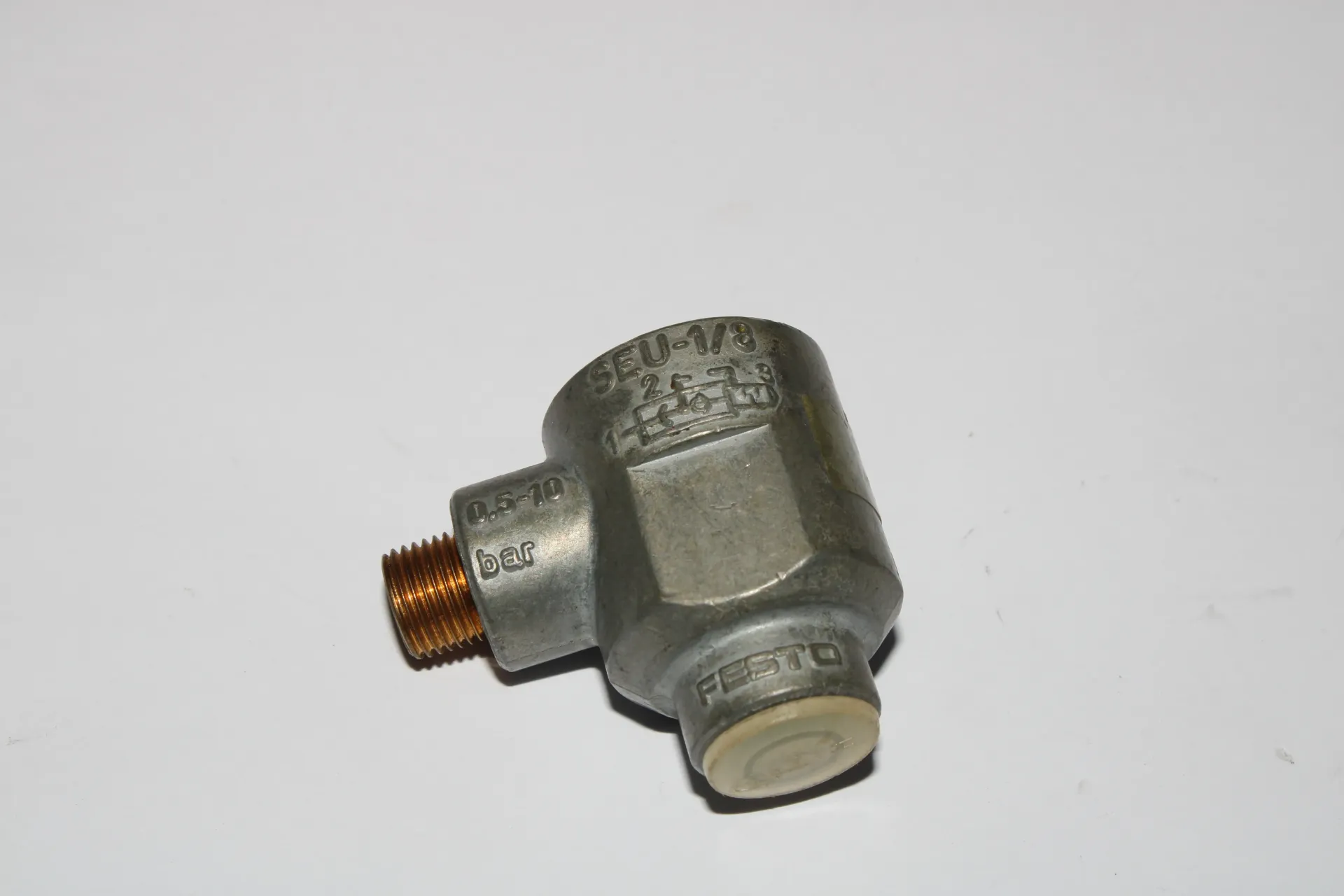 Festo SEU-1/8 (4616) G1/8 Threaded Quick Exhaust Valve with Integrated Silencer