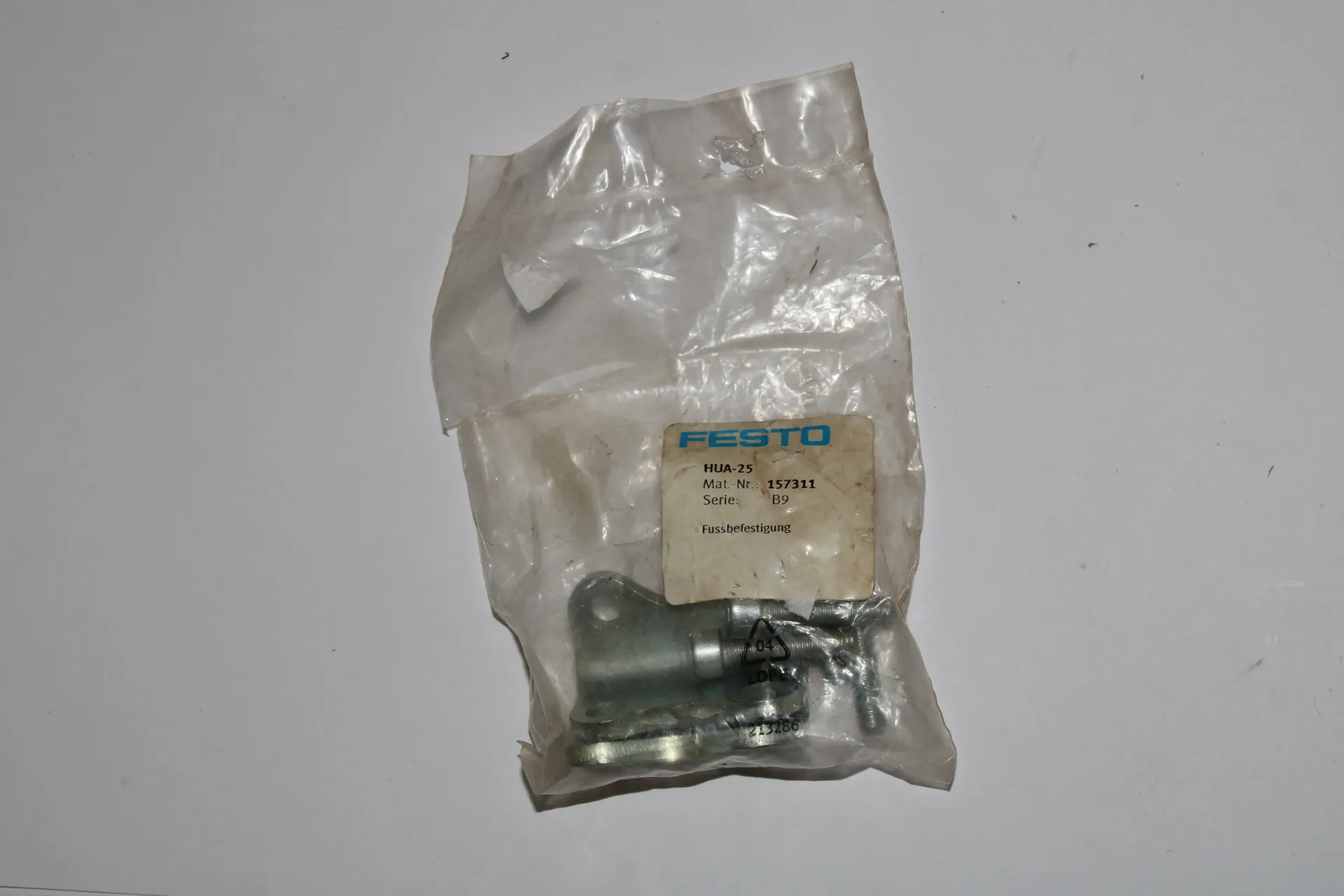 [34A Box 1] Festo HUA-25 Foot Mounting Kit (157311) Size 25 Pneumatic Accessory