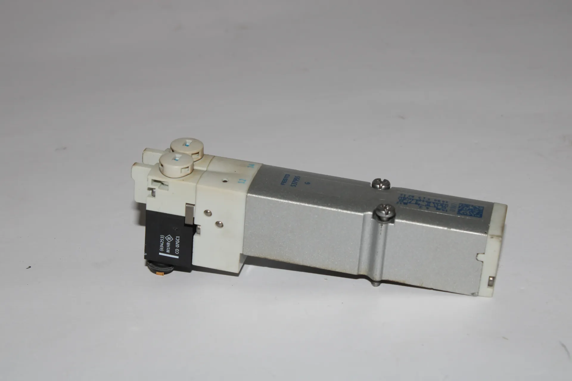 [34A Box 1] Festo VMPA2-M1H-G-PI (537955) Electrically Actuated 5/3-way Mid-position Normally Closed Pneumatic Solenoid Valve