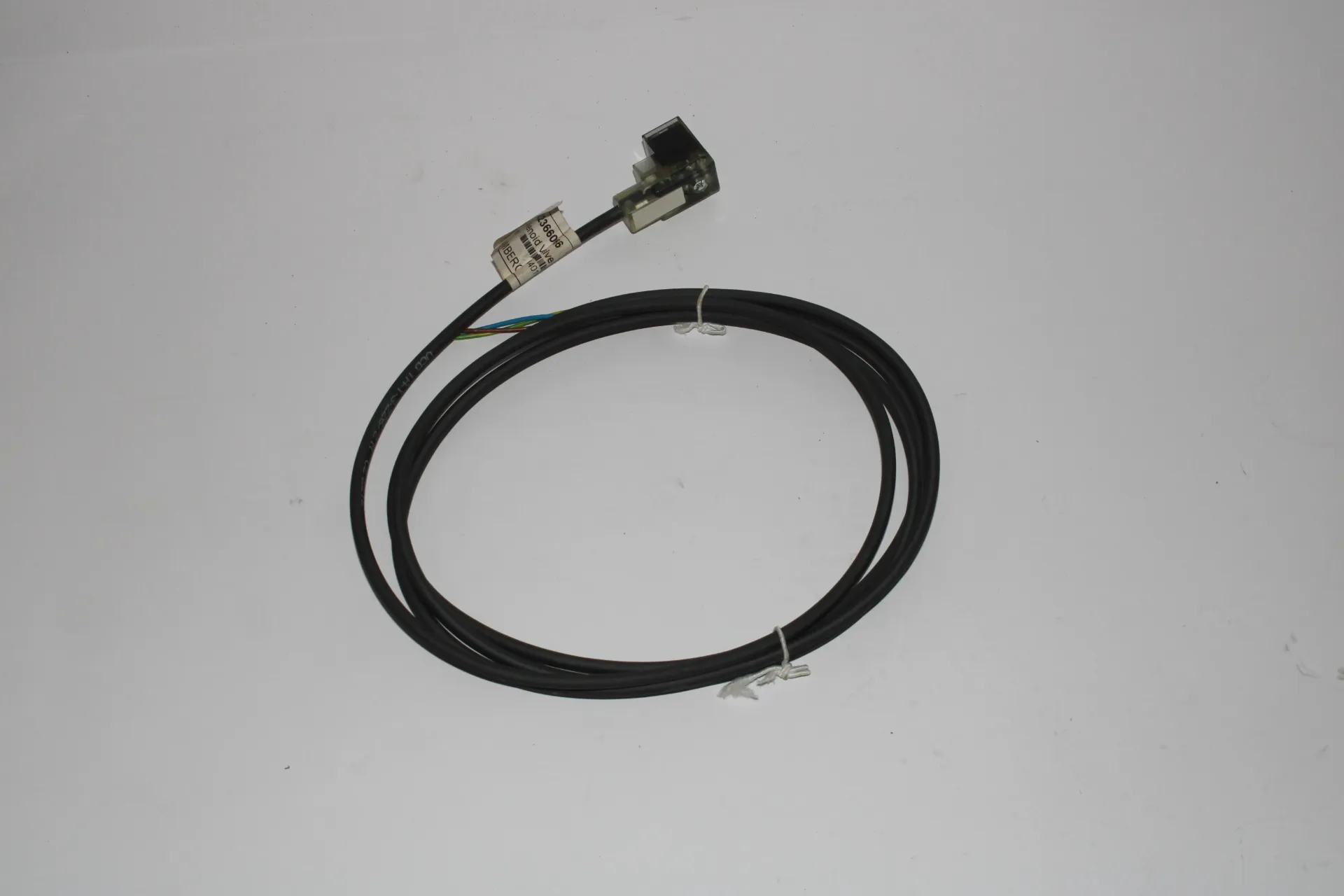 [34A Box 1] Lumberg Automation VCD-1A-1-3-226/2M Single-ended DIN Standard Valve Connector Cordset with Form C (8.0 mm) Interface